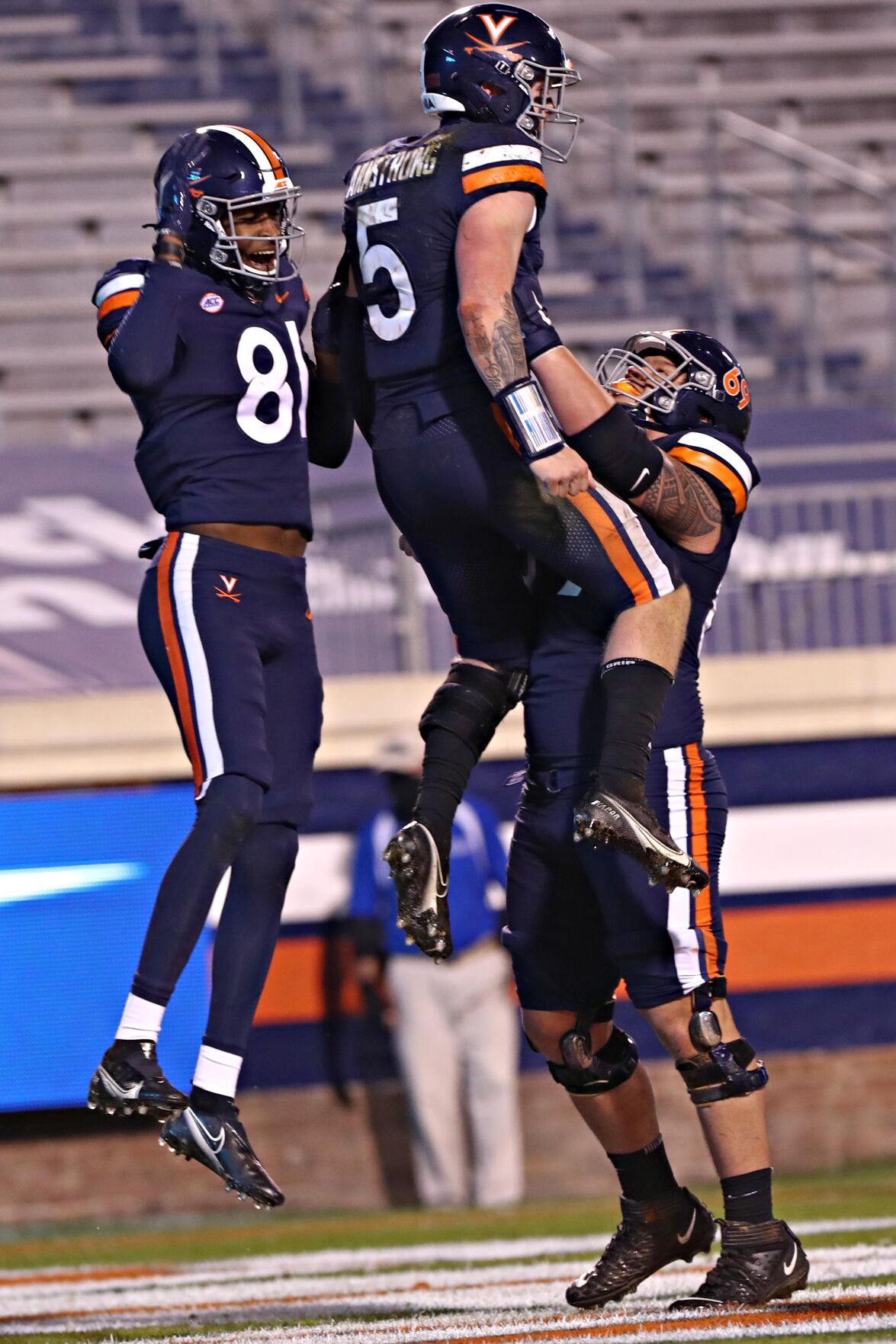 111420-cdp-sports-uvafootball366.JPG